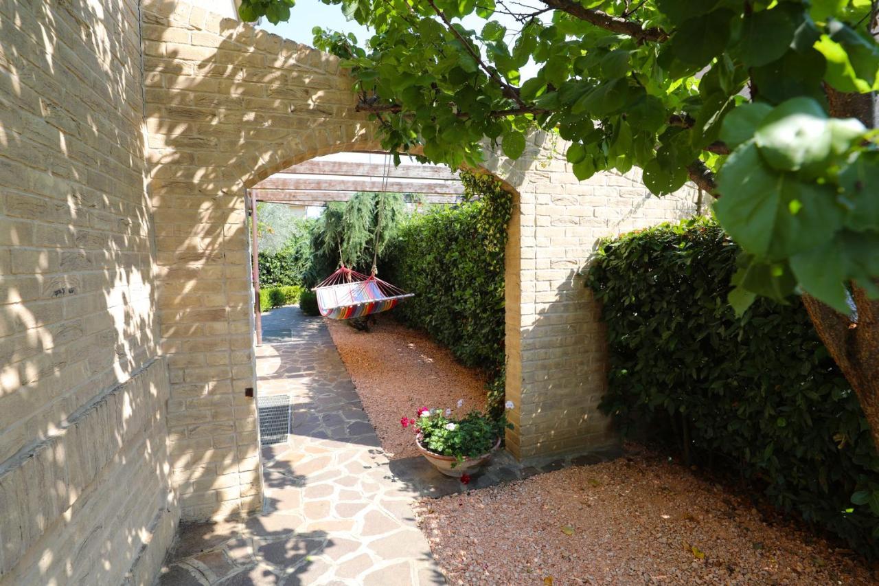 Recanati Family Exterior photo