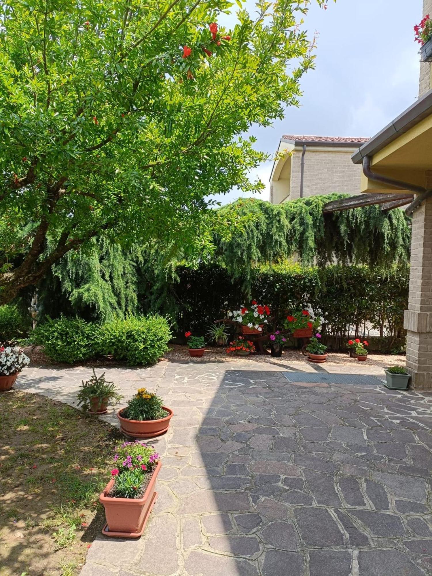 Recanati Family Exterior photo